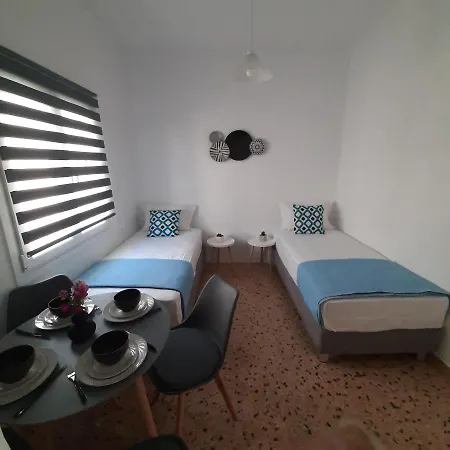 Apartment Flora & Naousa (Paros)