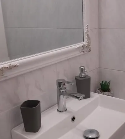 Flora & Apartment Naousa (Paros)