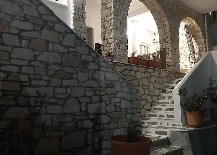 Flora & Νάουσα